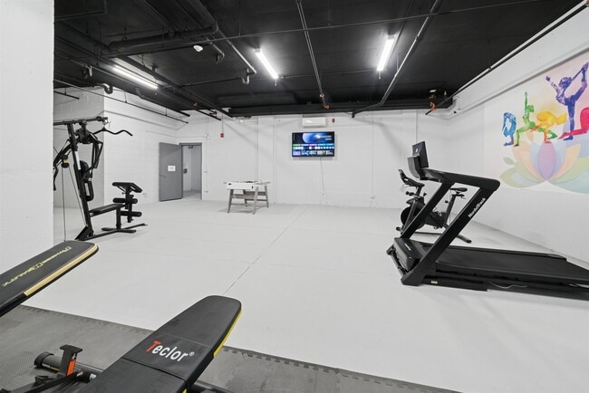 Building Photo - 32 Jones St