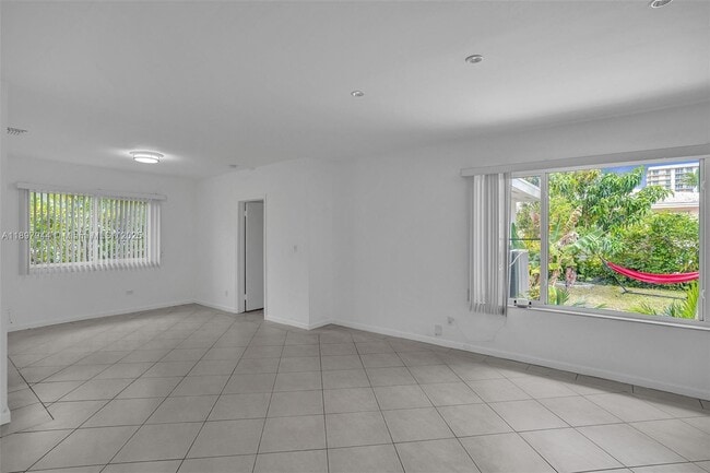 Building Photo - 8851 Byron Ave