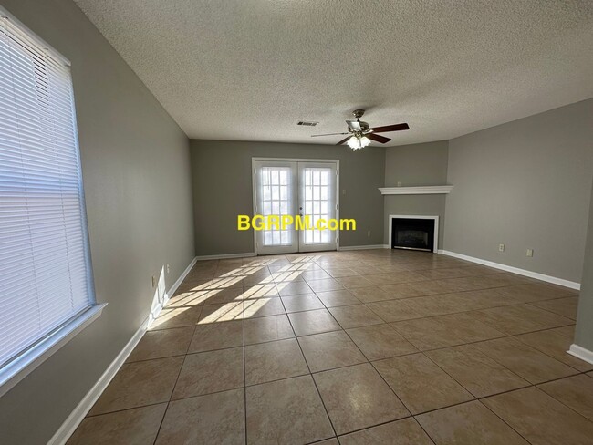 Building Photo - 2 Bd, 1 1/2 BA, townhouse in Sherwood.