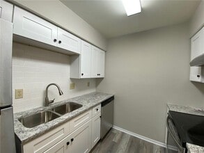 Building Photo - 1309 Old Hammond Chase