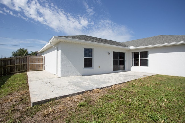 Building Photo - 1723 NW 5th St
