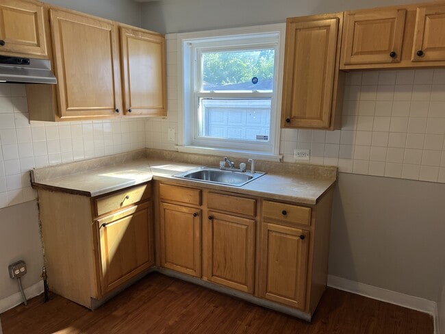 Building Photo - 9819 S Clyde Ave