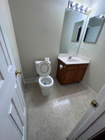 Building Photo - 3640 Derby Shire Cir
