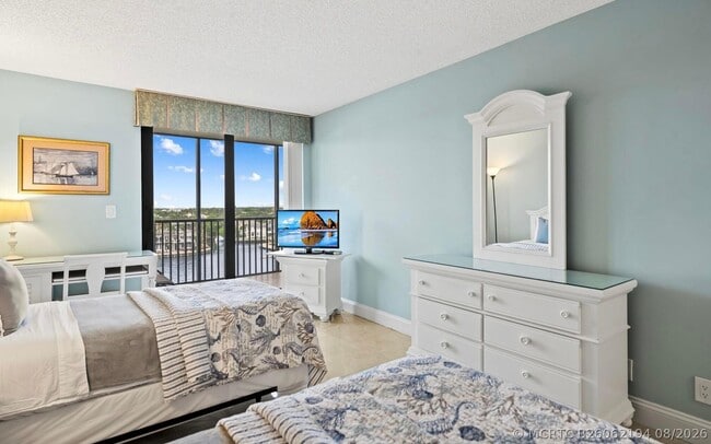 Building Photo - 3420 S Ocean Blvd