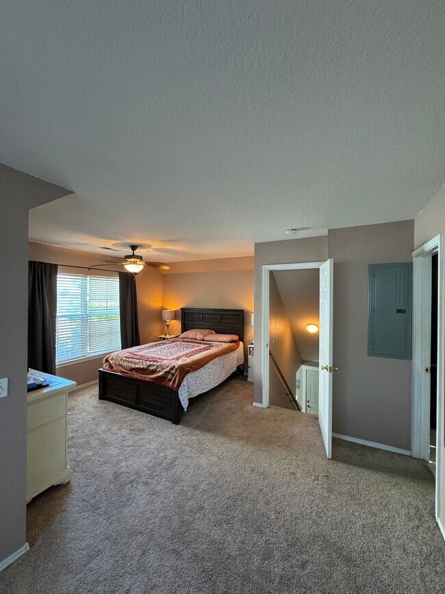 Building Photo - Three Bedroom Two Bathroom Available in Okatie!