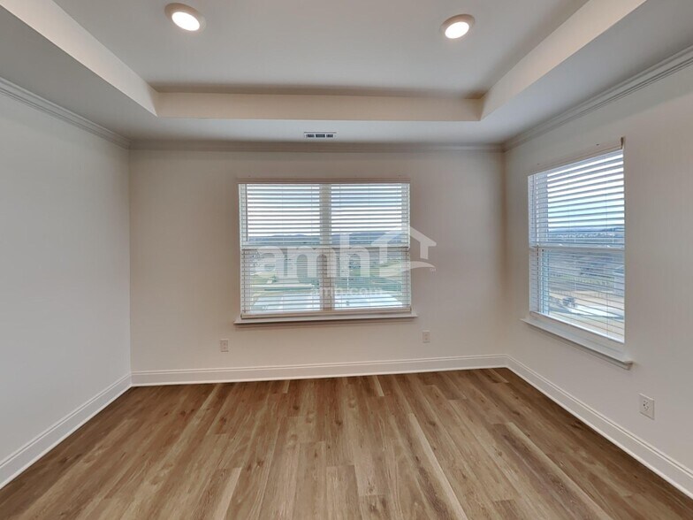 Building Photo - 243 Marin Dr