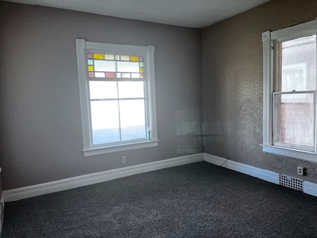 Building Photo - House for Rent 3 BR / 1 BA