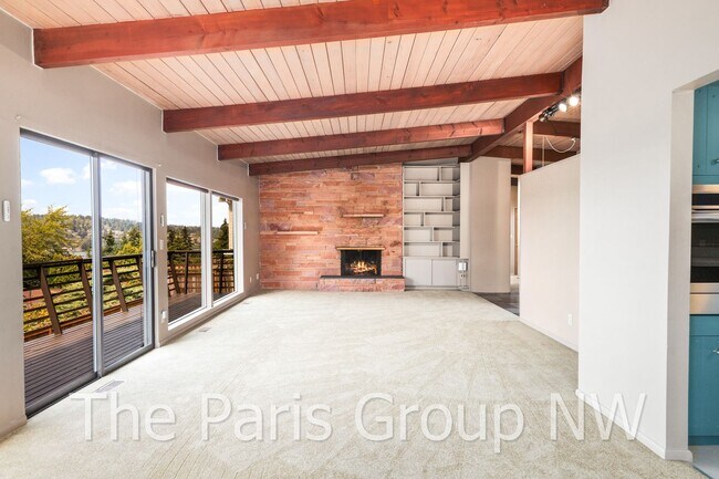 Building Photo - Extraordinary 4BR, 4200sf Mid Century Water View Home with Amazing Outdoor Spaces