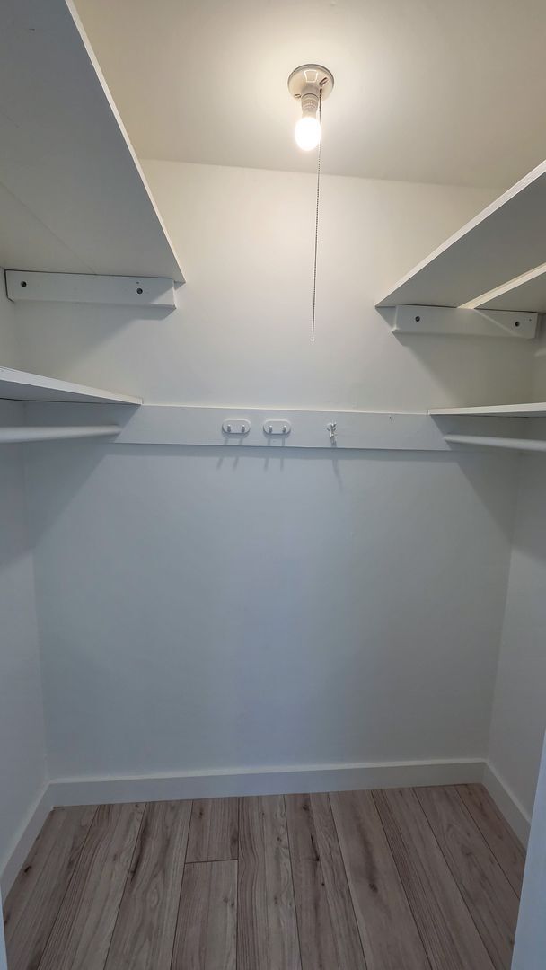 Building Photo - Beautifully Remodeled Detached 2 Bed 1 Bath Home with yard and pet friendly!