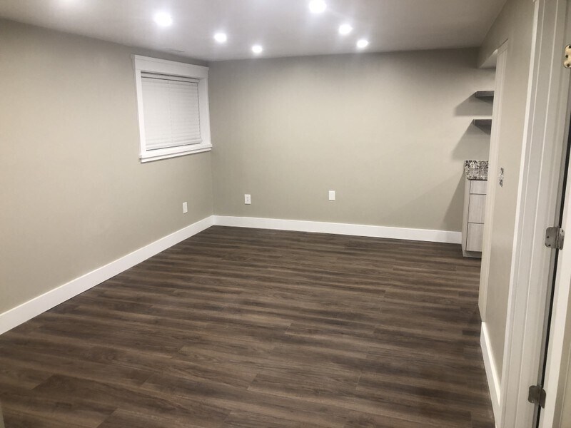 Building Photo - 10122 Buttercup Dr
