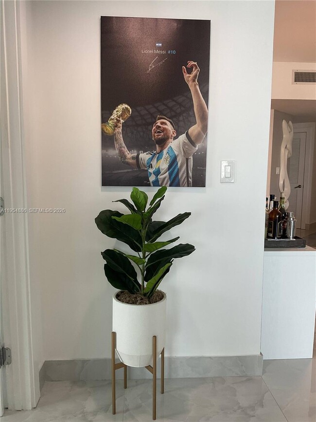 Building Photo - 140 S Dixie Hwy