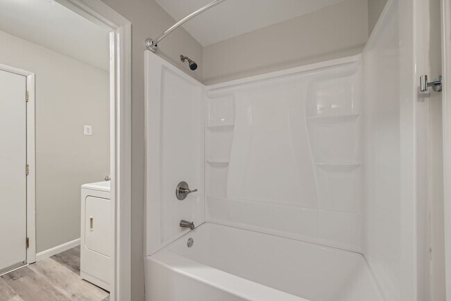 Building Photo - 601 Boxelder Dr