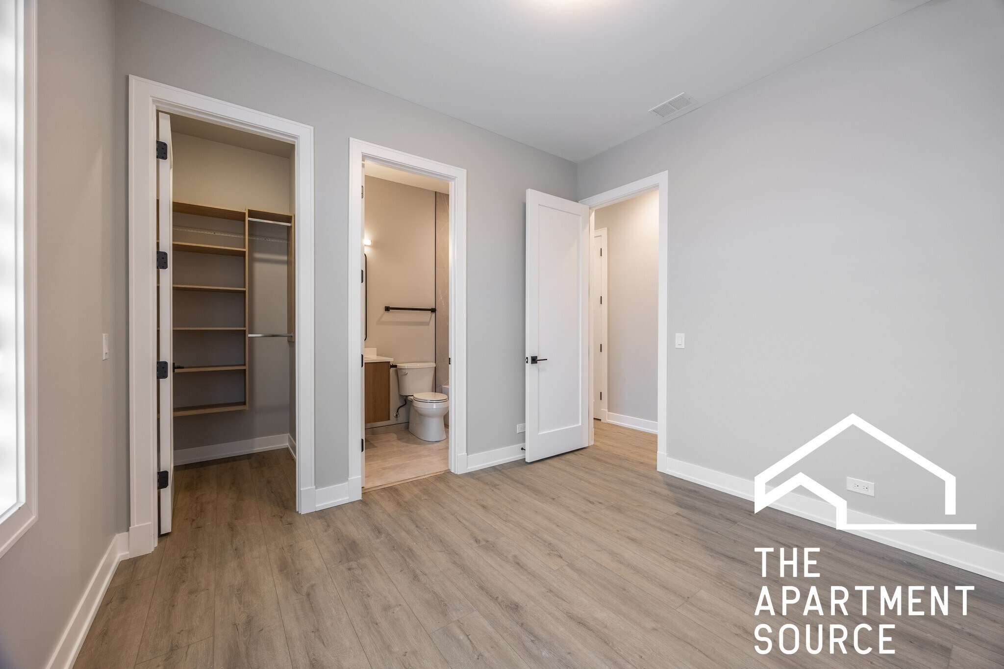 Building Photo - 3738 S Calumet Ave