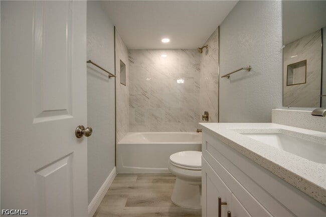 Building Photo - 16881 Davis Rd