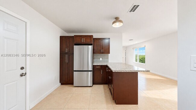 Building Photo - 3558 SW 26th St