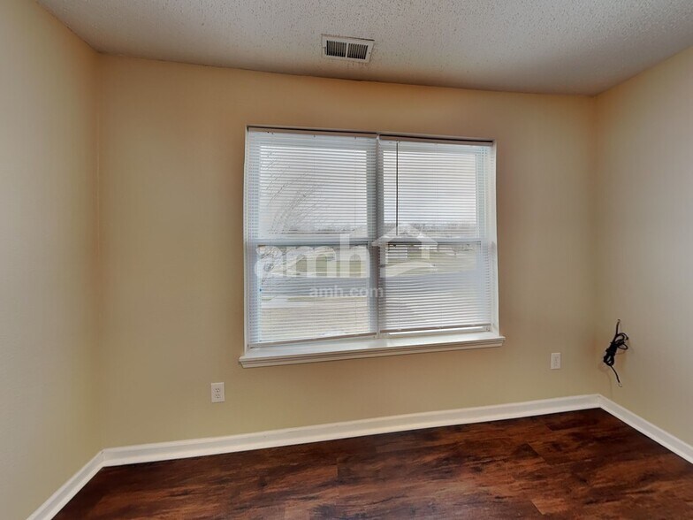 Building Photo - 12187 Running Springs Rd