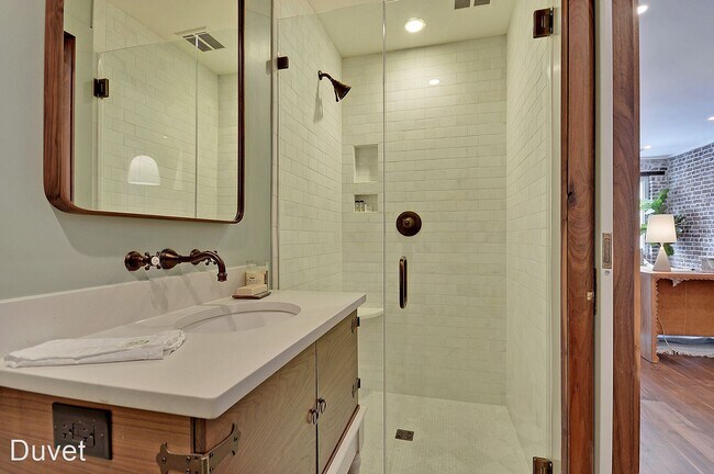 Building Photo - 1 br, 2 bath House - 7 Cordes Street