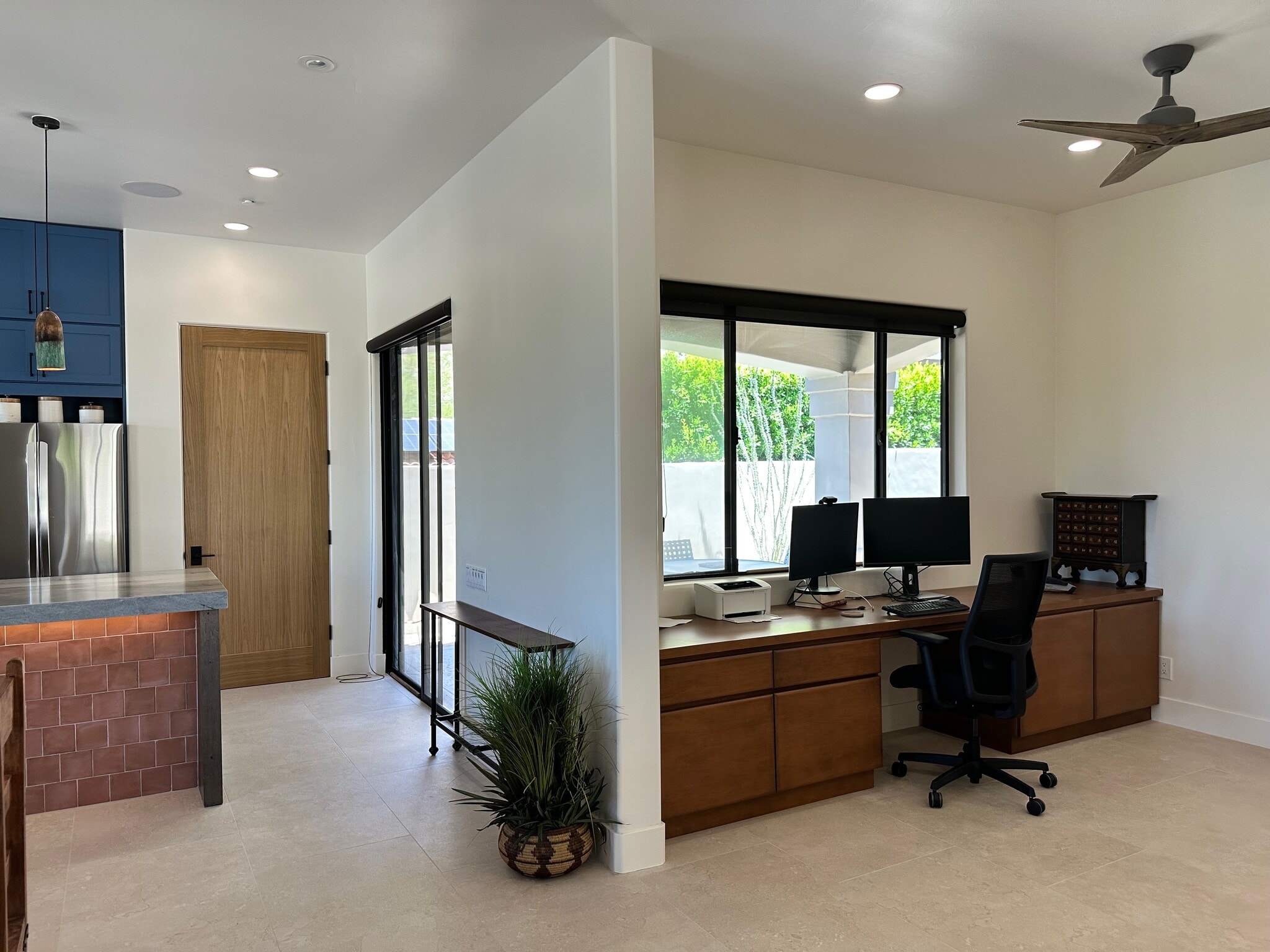 Building Photo - 2800 Cholla Pl