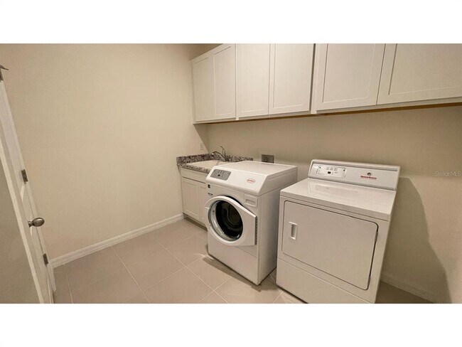 Building Photo - 4970 NW 39th Lp