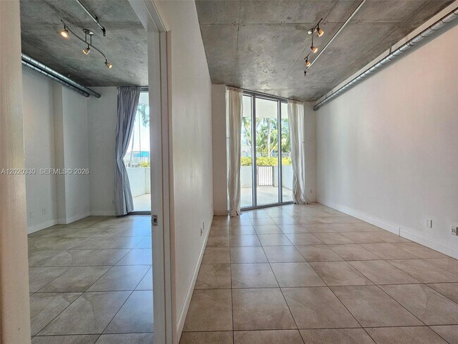 Building Photo - 3029 NE 188th St