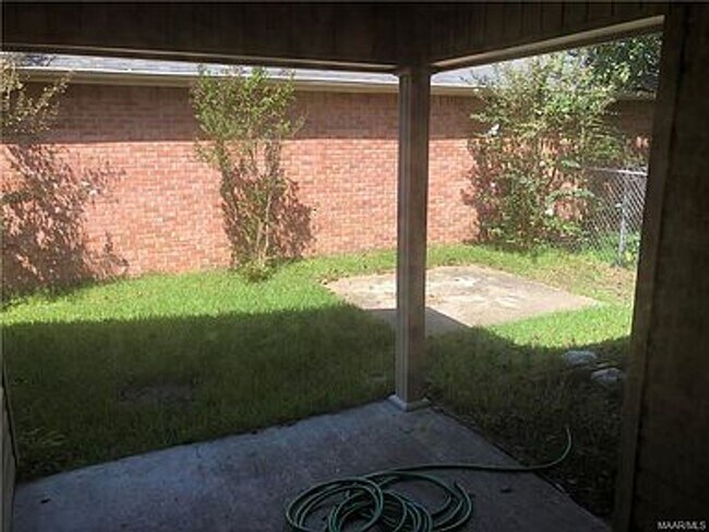 Building Photo - 1525 Westminster Dr