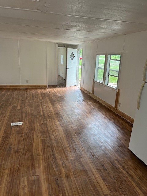 Building Photo - 8367 Countryside Dr
