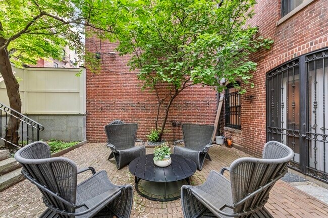 Building Photo - 342 Marlborough St