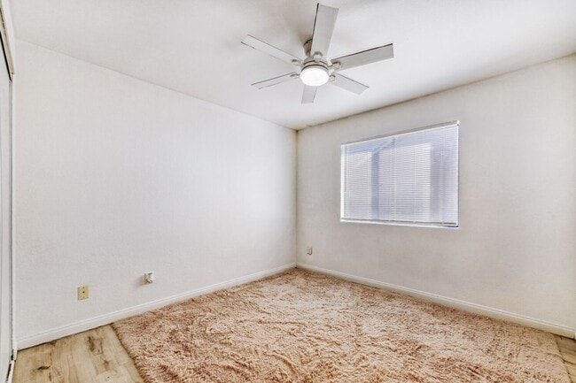 Building Photo - Upgraded 2 Bedroom Condo in a Gated Community!