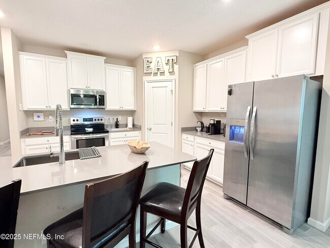 Building Photo - 1676 Enclave Rd