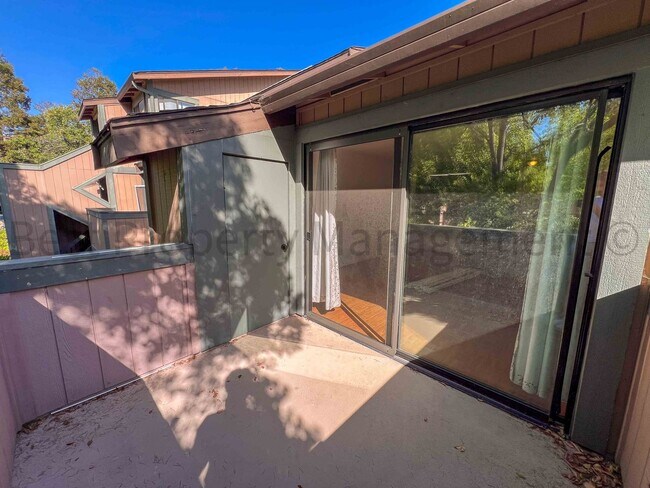 Building Photo - Perfect Shape Warm Springs Condo next to J...