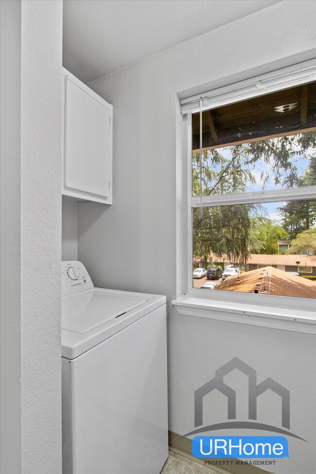 Building Photo - Stark Street Station