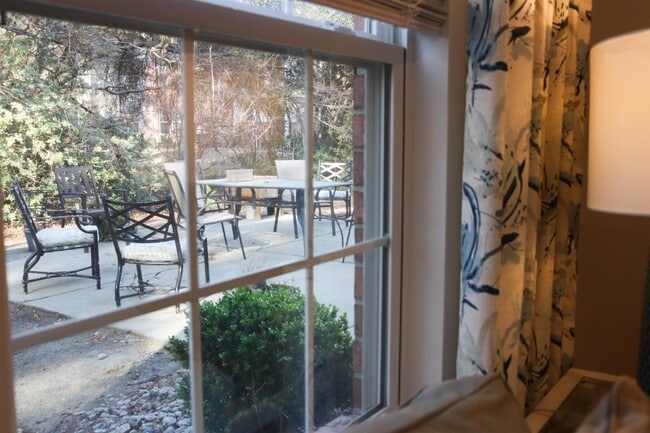 Building Photo - 4384 Daphne Ln