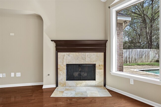 Building Photo - 21327 Pennshore Ln
