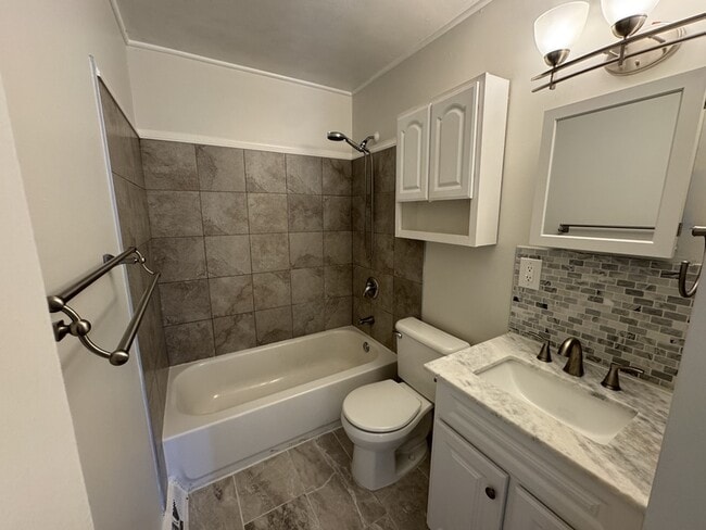 Building Photo - 13506 Bennington Ave