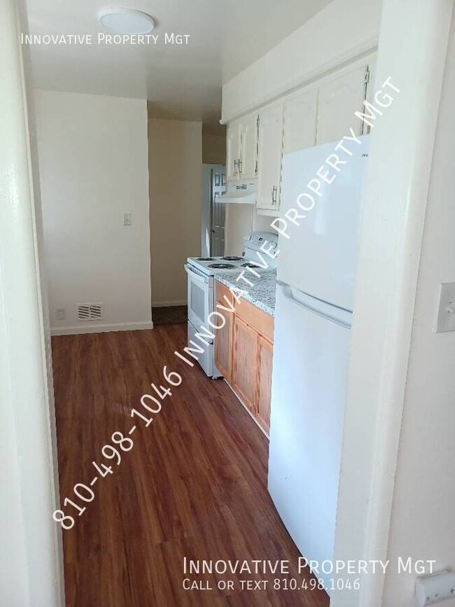 Building Photo - 3087 Hatherly Ave