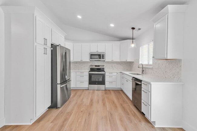 Building Photo - 374 Union Chapel Church Rd