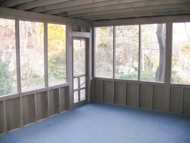 Building Photo - 2004 Rehfeld Dr