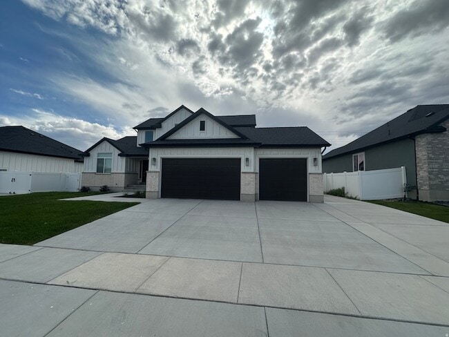 Building Photo - 2541 N Fall Breeze Wy