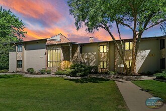 Building Photo - Lake Geneva Ground-Level Furnished Condo A...