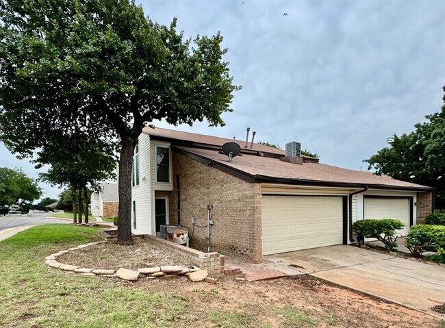 Building Photo - 415 Timberwind Rd