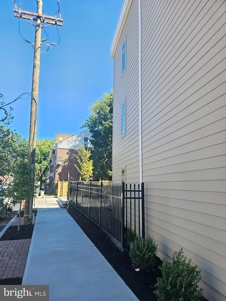 Building Photo - 200 Hamilton Ave