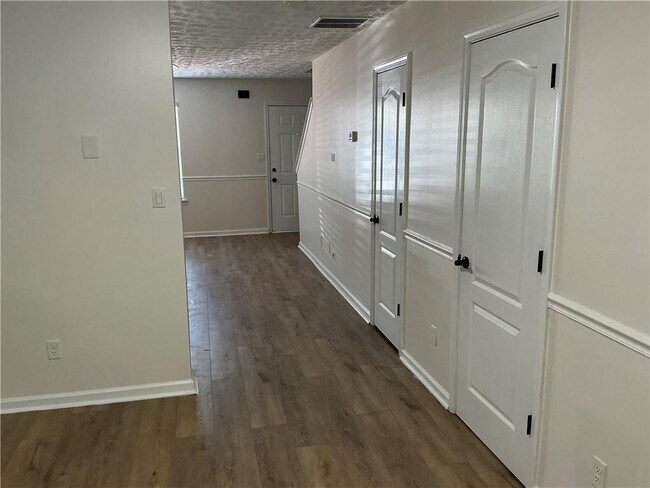 Building Photo - 3127 Fields Dr