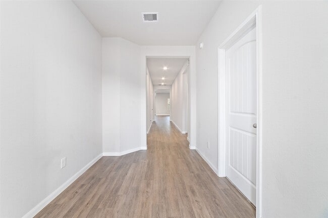 Building Photo - 21430 Poppy Pk Ave