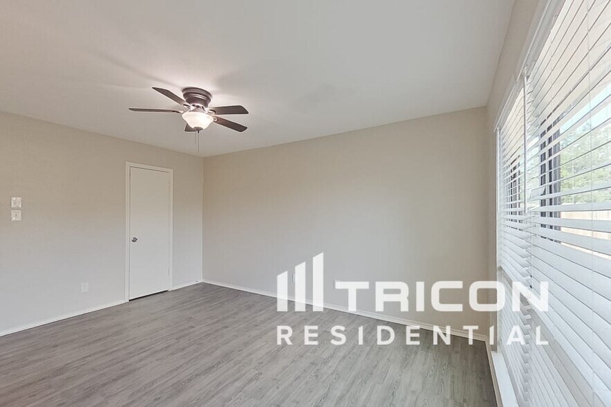Building Photo - 7940 Bermejo Rd