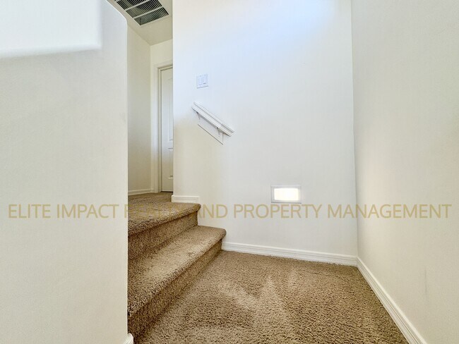 Building Photo - 11684 W Vanderbilt Farms Way