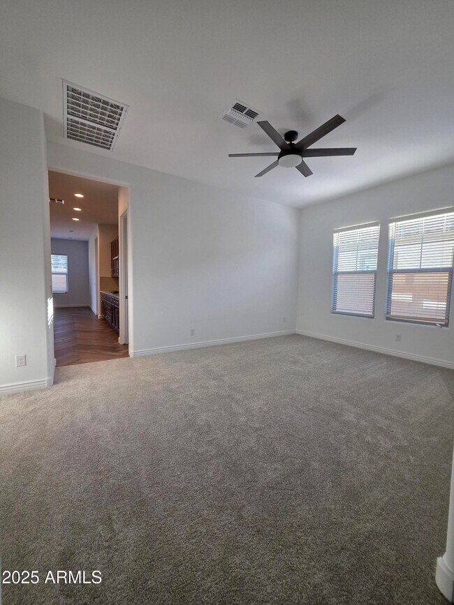 Building Photo - 7641 W Staghorn Rd