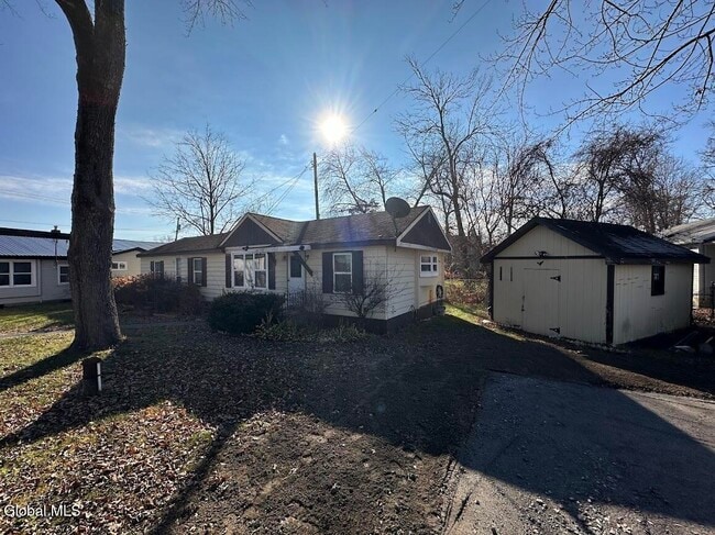 Building Photo - 98 Point Breeze Rd