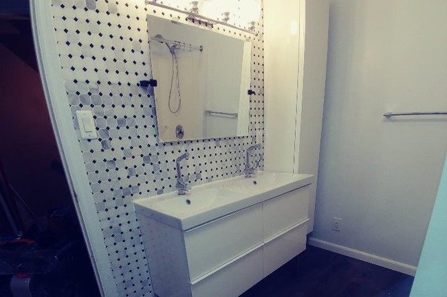 Downstairs Bath - 19 Walnut St