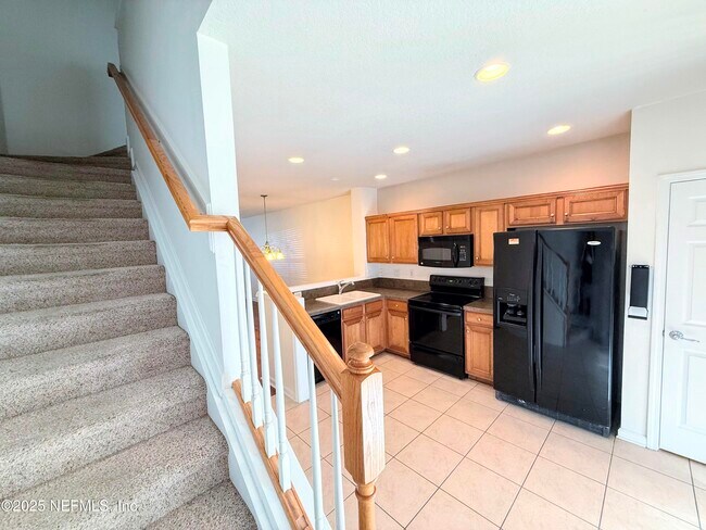 Building Photo - 8106 Summer Cove Ct