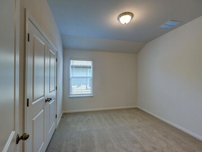 Building Photo - 112 Holmby Dr